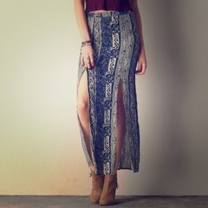 American Eagle Maxi skirt with slits!