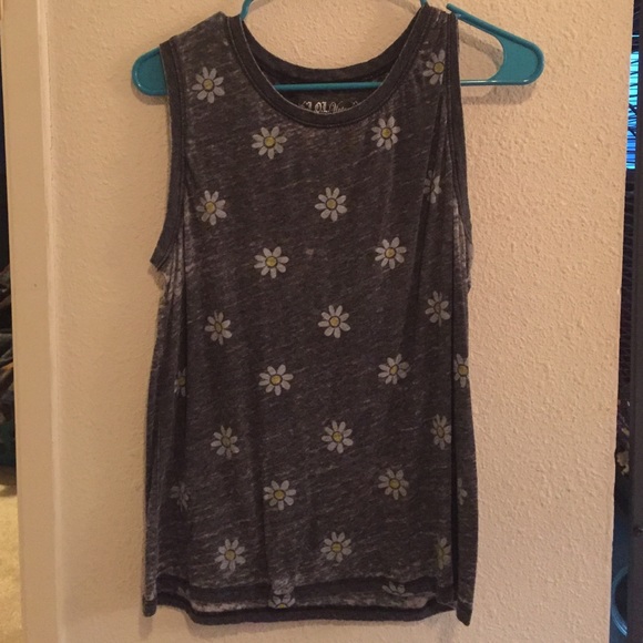 Floral sleeveless tee