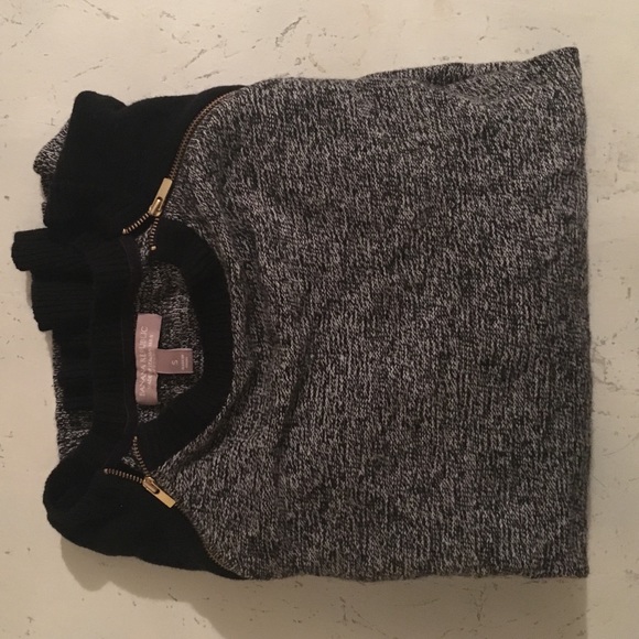 Banana republic sweater size small