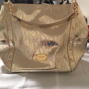 Michael kors bag only used twice