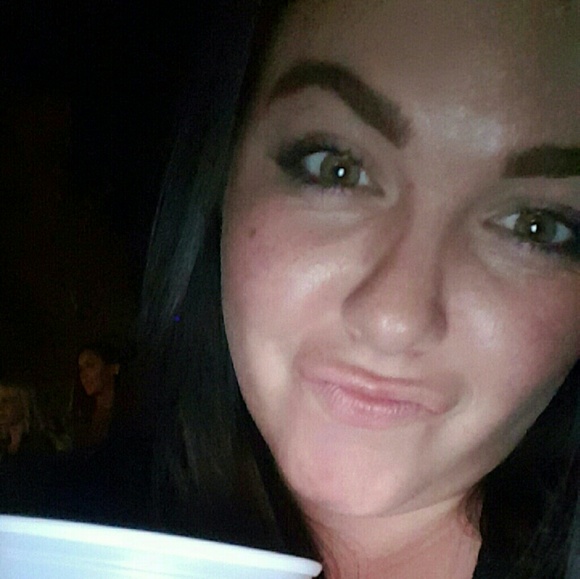 Meet your Posher, Alee