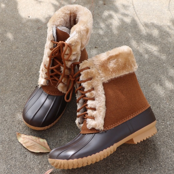 BROWN FUR DUCK BOOT - Picture 2 of 4