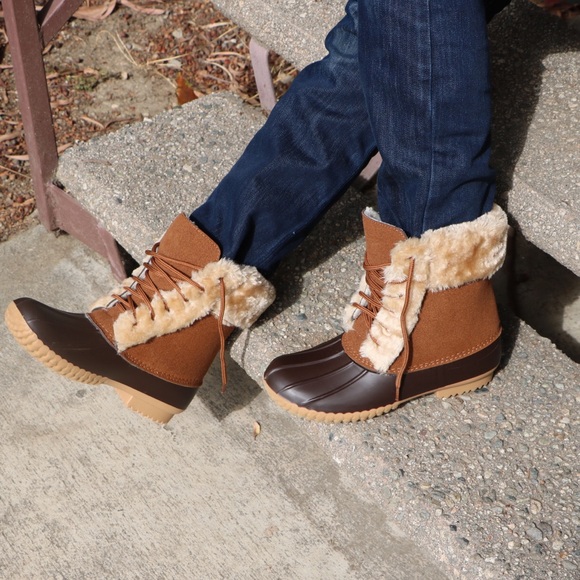 BROWN FUR DUCK BOOT - Picture 3 of 4