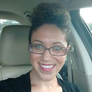 Meet your Posher, Alexis