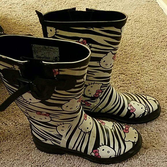 Hello kitty rainboots