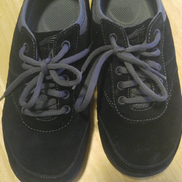 Black Dansko Shoes