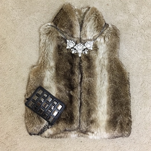 Forever 21 Jackets & Blazers - Faux fur vest