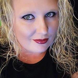 Meet your Posher, Shana