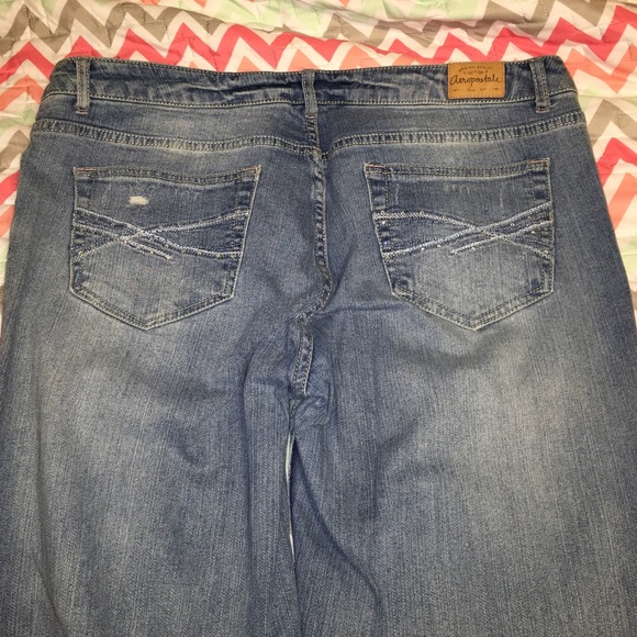 Distressed Aeropostale Bayla Skinny Jeans.  17/18