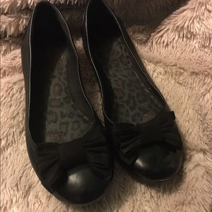 Black bow flats