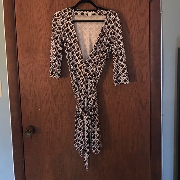 Diane von furstenberg patterned wrap dress