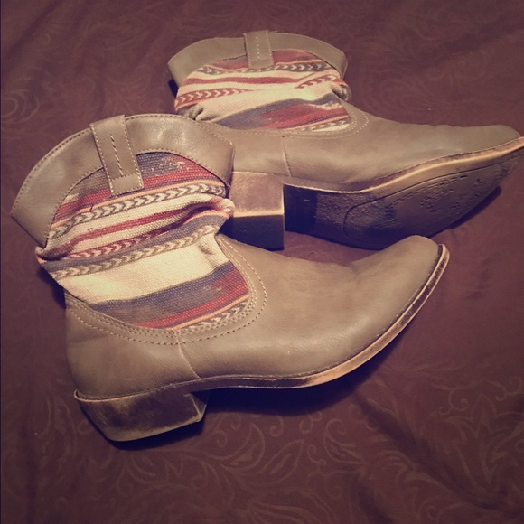Unionbay Ankle Height Cowgirl Boots