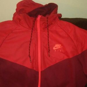 Nike windbreaker brand new and warm