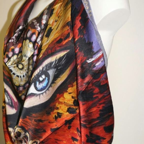 Venetian Mask Silk Scarf 110x110cm - Picture 4 of 4