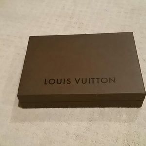 LOUIS VUITTON box