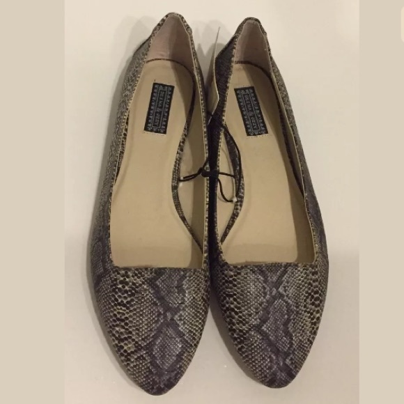 New Urban Outfitters Deena&Ozzy Snake Print Flats