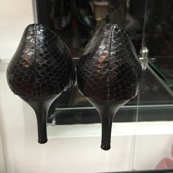 Gazith Black Leather High Heels - Picture 3 of 4