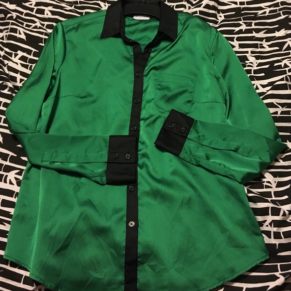 NY&Co Button Up Blouse in Green