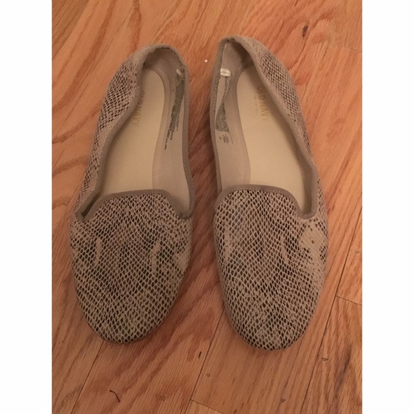 Old Navy Snakeskin Flats