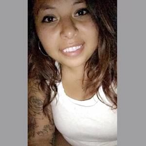 Meet your Posher, Cinthia