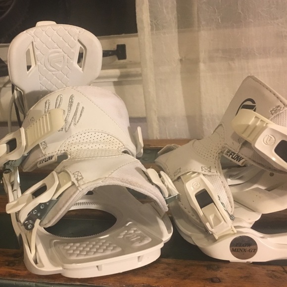 White Flow Minx GT bindings