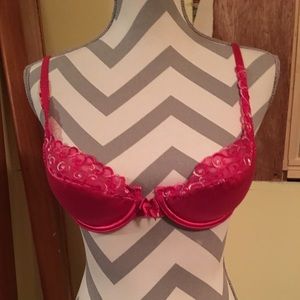 Victoria's Secret. Size 34A.