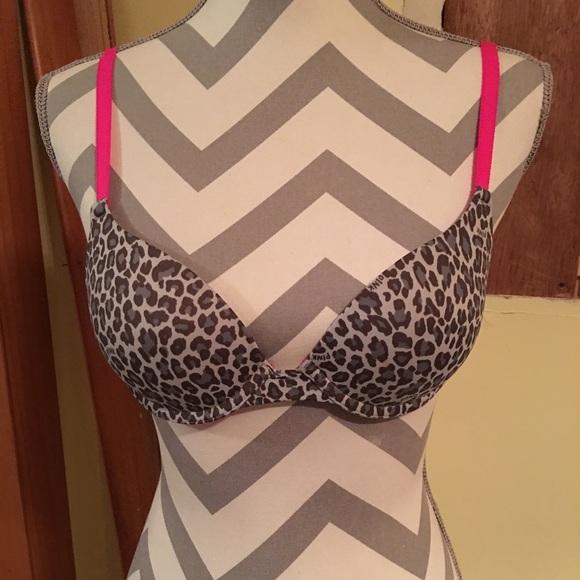 Victoria's Secret PINK wear everywhere push up.