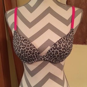 Victoria's Secret PINK wear everywhere push up.