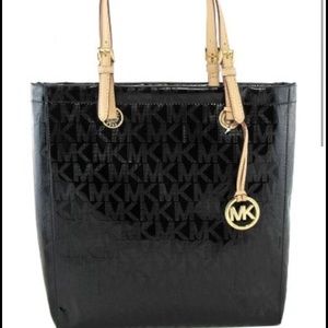 Michael kors jet set patent leather bag