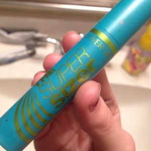 The Super Sizer Mascara by Covergirl