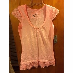 NWT Lace Sleeve Trim Scoop Top