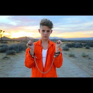 Meet your Posher, Joel