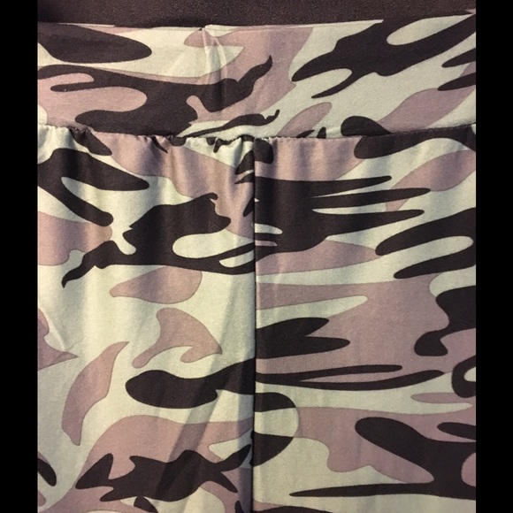 Camo Leggings - Picture 3 of 3