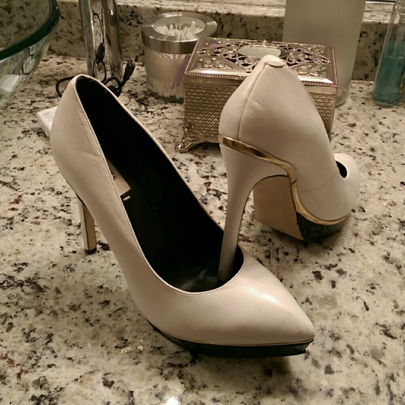 Shoes - Picture 2 of 3