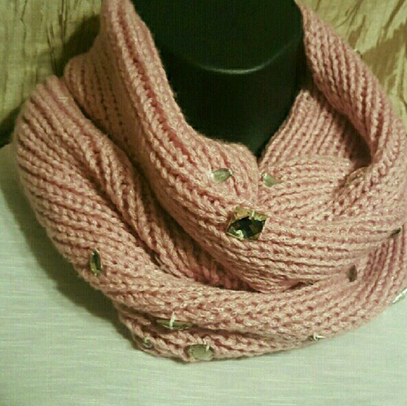 Betsey Johnson Snood Scarf - Picture 2 of 4