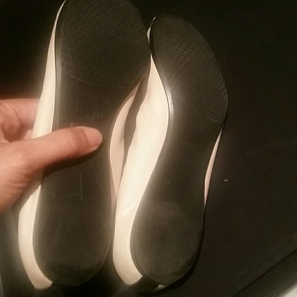 Preowned Cream color Stuart  Weitzman flats - Picture 4 of 4
