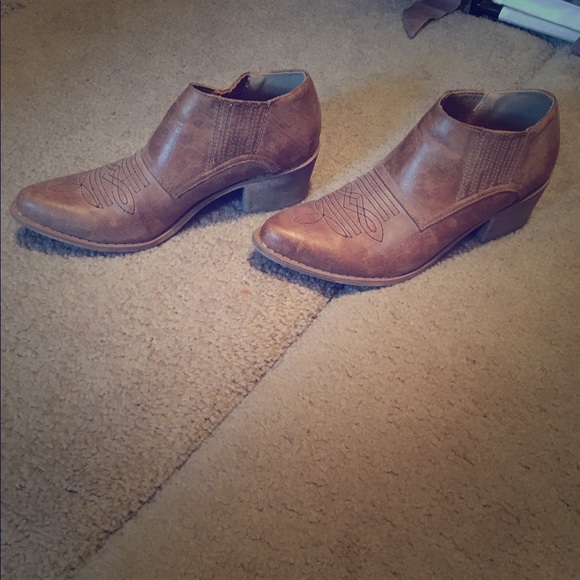 Ankle boots