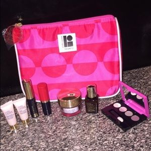 **SALE** Estée Lauder Lisa Perry travel kit