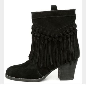 Sbicca fringe booties