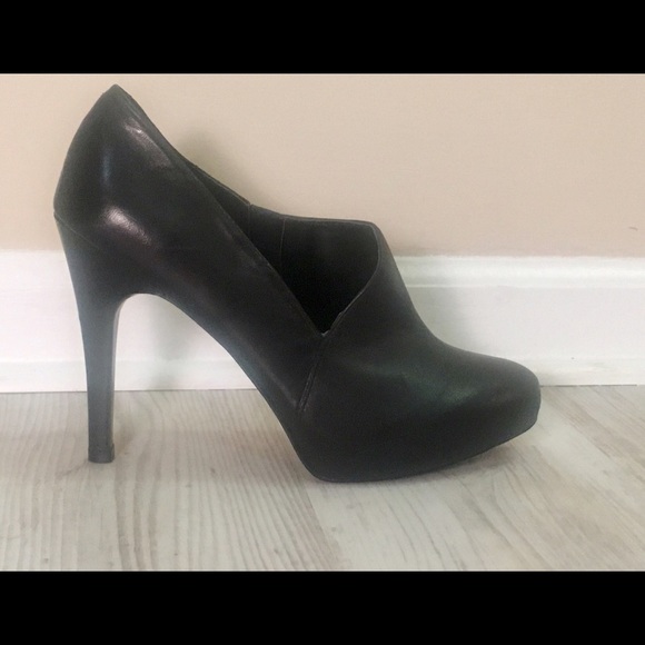 Nine West black  bootie