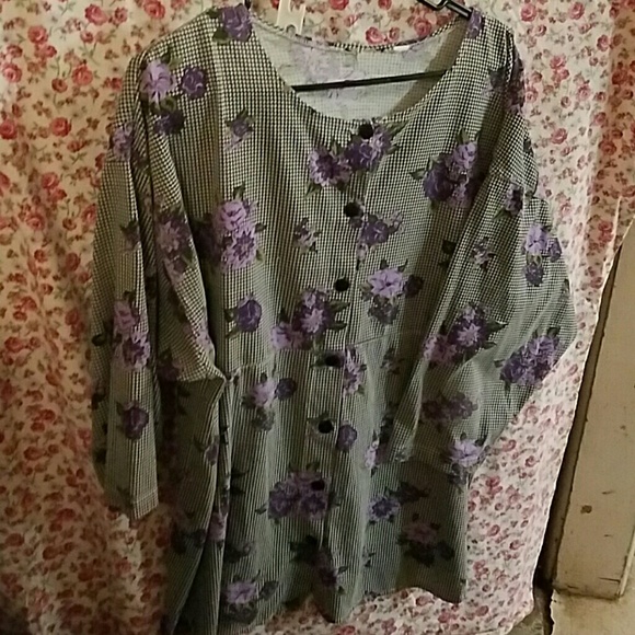 Purple flowers with black/white checkered blouse