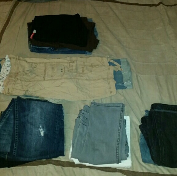 13 pc. Lot of bottoms