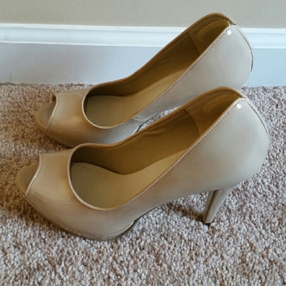 NINE WEST sz 6.5 Danee Pumps Nude Patent Leather