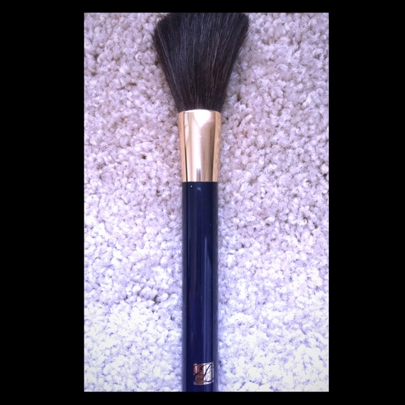 Estee Lauder blush brush