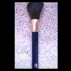 Estee Lauder blush brush