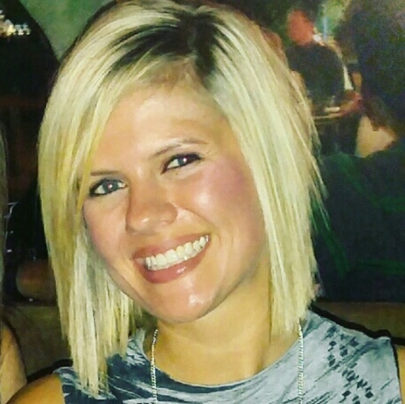 Meet your Posher, Laurel