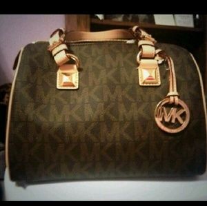 Authentic Michael Kors Grayson Satchel.. TRADES