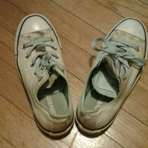 Off white woman's converse shoes