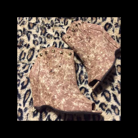 Peep toe Booties 5.5