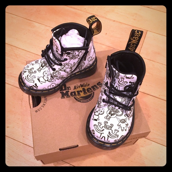 Dr Martens Other - Dr Martens kids boots Wiggy World size 5 US